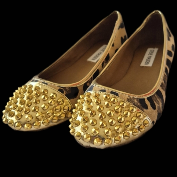 Steve Madden 7 Kimmmie Leopard Gold Spikes Studs Flats Animal Print NWOB - Picture 2 of 10